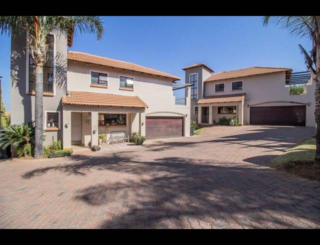 3 BEDROOM TOWNHOUSE FOR SALE IN GLENVISTA